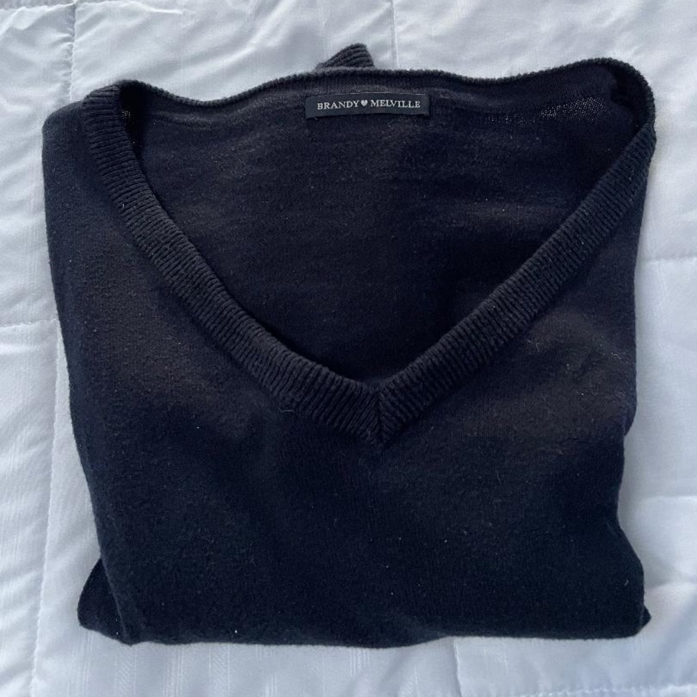 Brandy Melville V-Neck Cotton Sweater One Size - Sleeve 17" body 25"